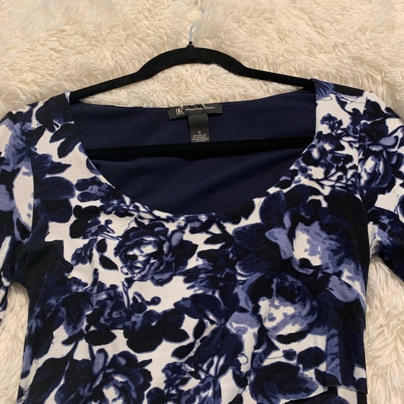 Beautiful small dress with layers of fabric front and back - Picture 2 of 6